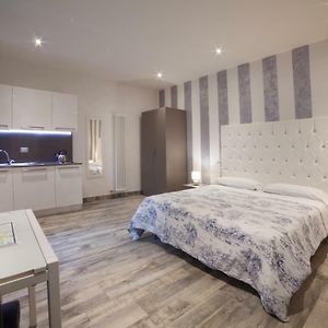 Estudio con Cama King